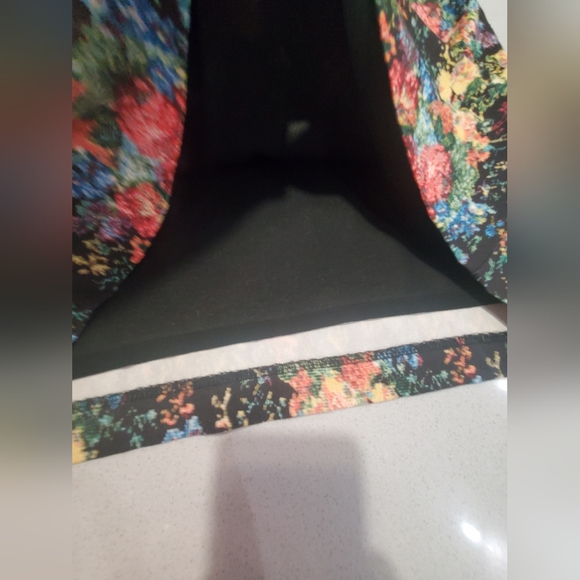 NWOT DARLING Très jolie robe neuve à manches courtes avec motifs effet tissage - Picture 6 of 9